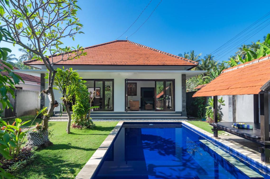 Villas Anna Bali โลวินา ภายนอก รูปภาพ