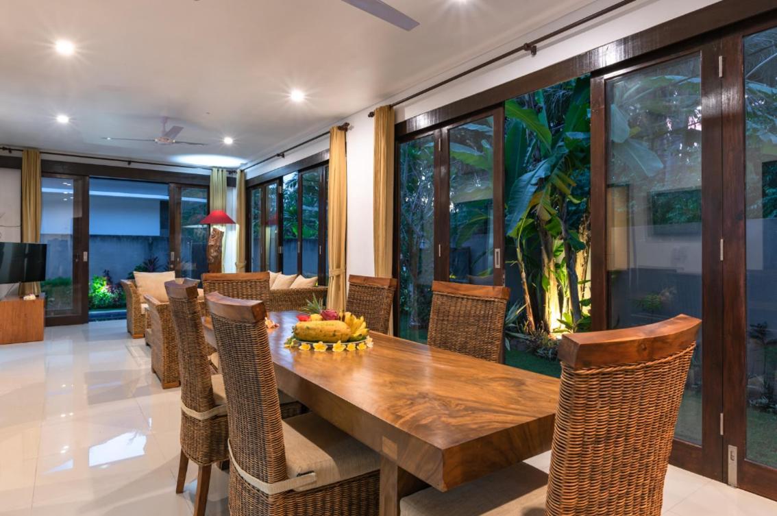 Villas Anna Bali โลวินา ภายนอก รูปภาพ