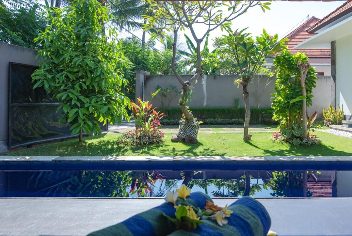 Villas Anna Bali โลวินา ภายนอก รูปภาพ