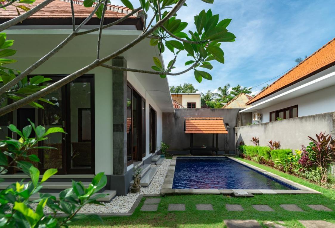 Villas Anna Bali โลวินา ภายนอก รูปภาพ